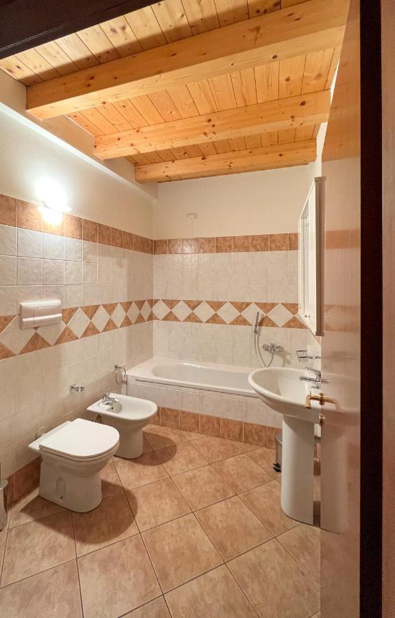 Casa Vacanze Al Lago P2 Monasterolo del Castello المظهر الخارجي الصورة